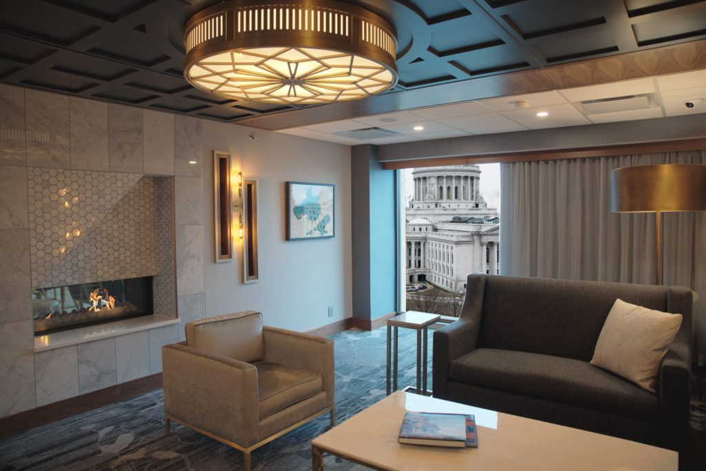 Governor's Club library with capitol view